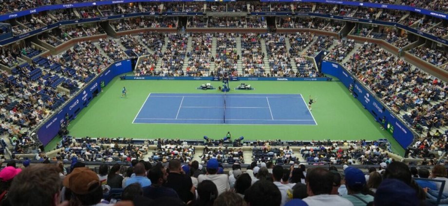 US Open fans urged to kill sex-crazed bugs as authorities issue urgent alert
