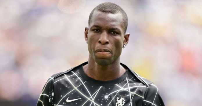 Nicolas Jackson's agent issues statement as Chelsea cancel Bayern transfer