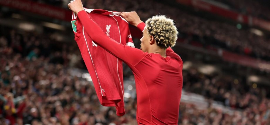 Hugo Ekitike issues statement after 'stupid' red card in Liverpool cup win