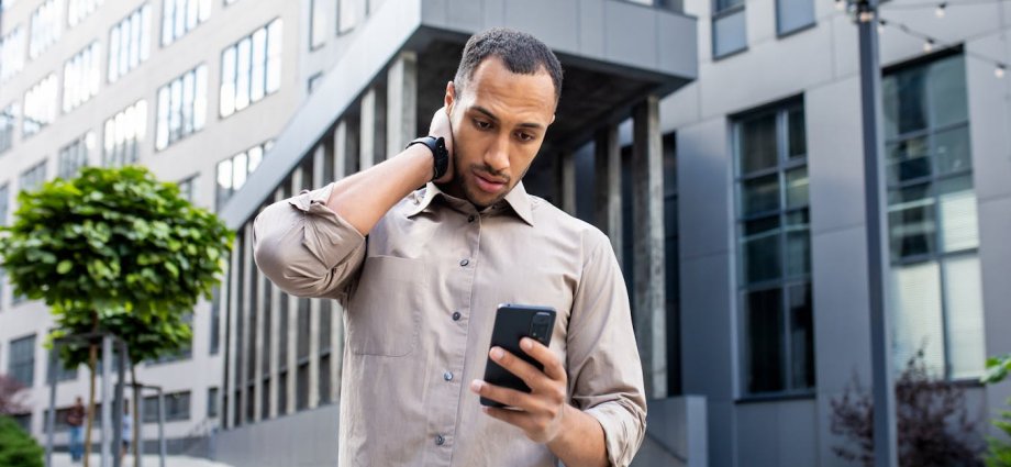 When mental health apps become worry engines: how digital ‘care’ can hijack our anxieties