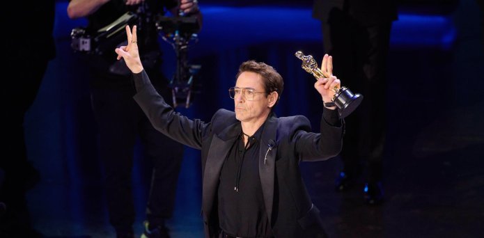 Khloé Kardashian with her sister Kim.