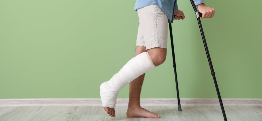 Why some people are purposefully having their legs broken by cosmetic surgeons