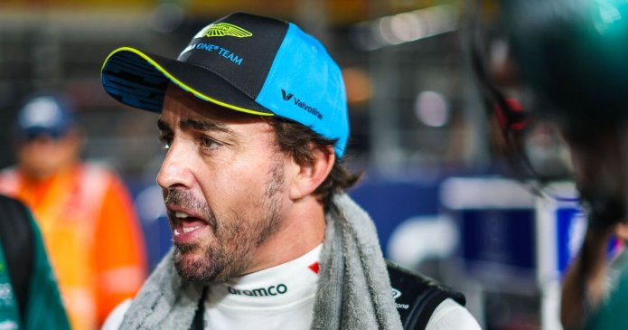 Fernando Alonso fumes at Lewis Hamilton in wild Singapore GP radio rant
