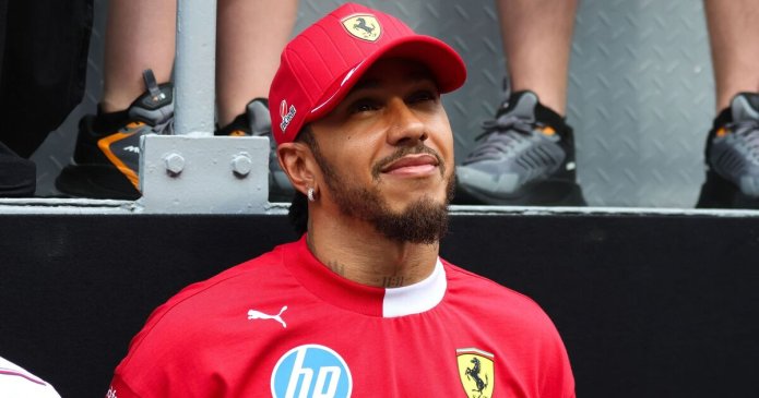 Lewis Hamilton sends message to forgotten ex-F1 driver after huge achievement