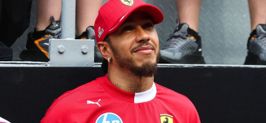 Lewis Hamilton sends message to forgotten ex-F1 driver after huge achievement