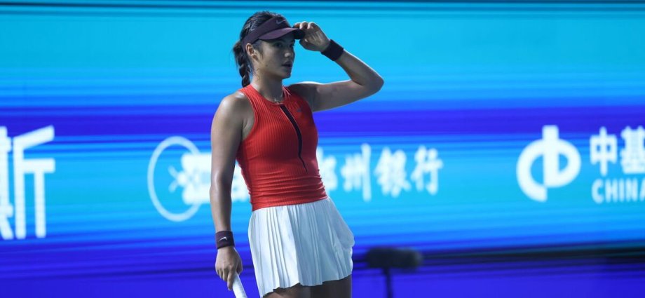 Tennis LIVE as Raducanu comments cause outrage