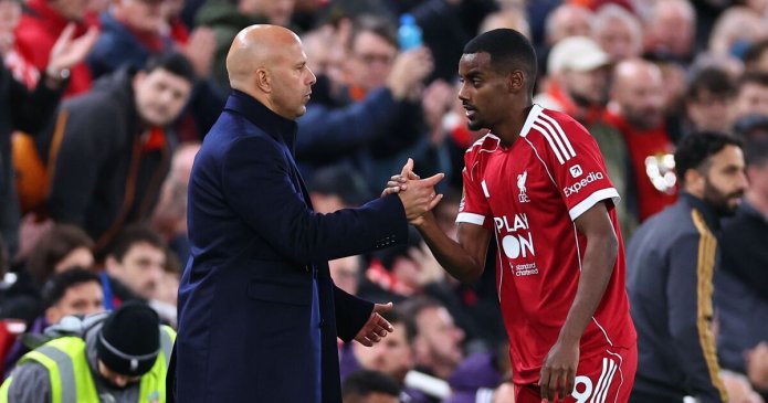 Alexander Isak problem identified as Liverpool given clear striker demand