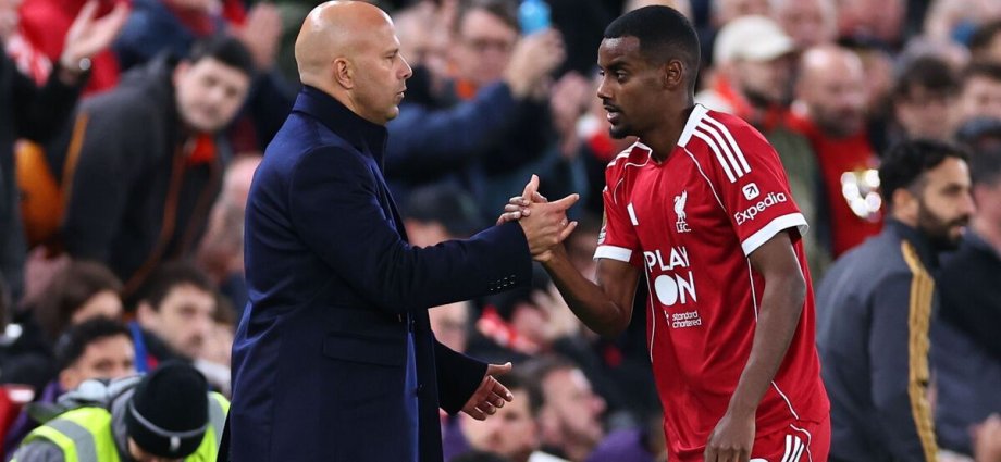 Alexander Isak problem identified as Liverpool given clear striker demand
