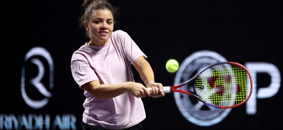 WTA Finals star 'taken ill' hours before opening match in huge blow