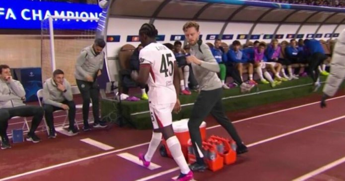 Chelsea star suffers injury after just four minutes and leaves pitch distraught