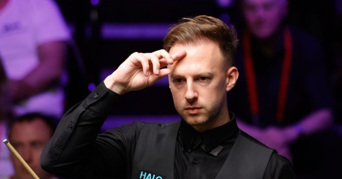 Judd Trump suffers wardrobe malfunction live on TV as referee forced to step in
