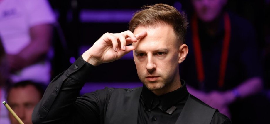 Judd Trump suffers wardrobe malfunction live on TV as referee forced to step in