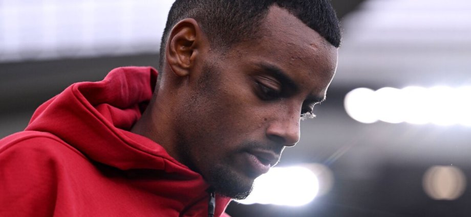 Alexander Isak comments backfire as Liverpool star left with egg on his face