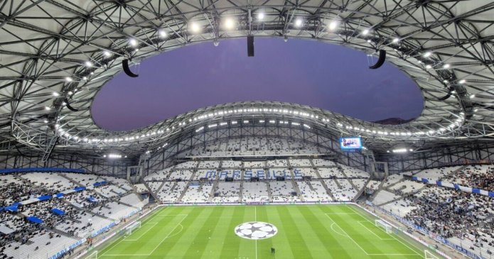 Newcastle and Marseille fans clash in street as tear gas thrown in scary scenes