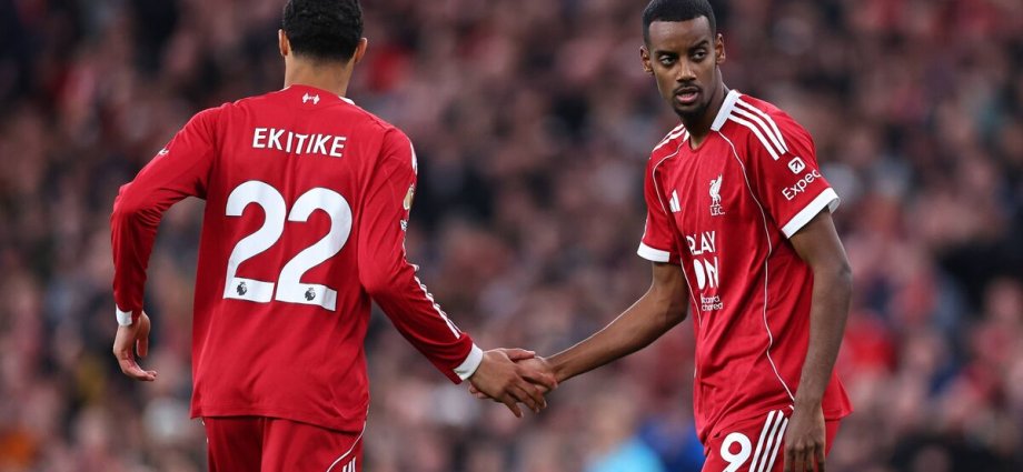 Liverpool 'eye three transfers' as Alexander Isak and Hugo Ekitike struggle