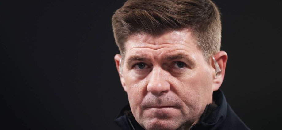 Steven Gerrard receives apology as commentator puts himself in awkward spot