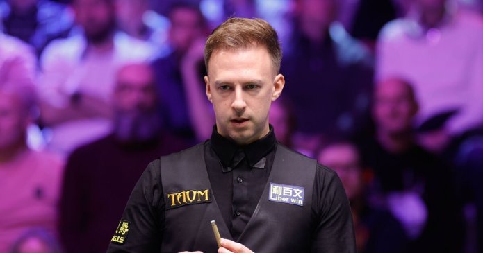 Snooker scores LIVE Mark Williams and Judd Trump in action at UK Championship