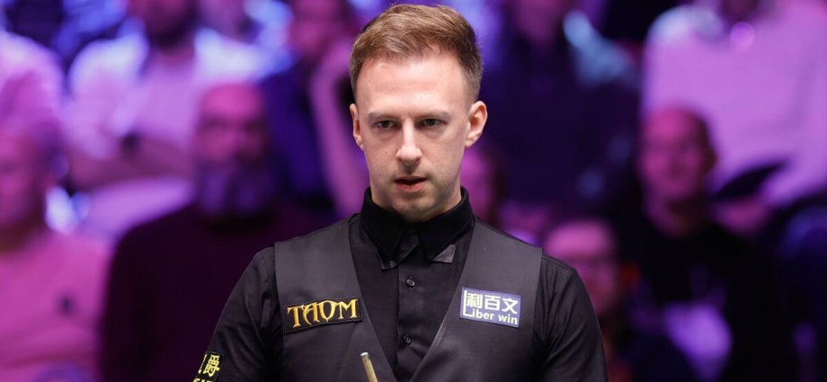 Snooker scores LIVE Mark Williams and Judd Trump in action at UK Championship