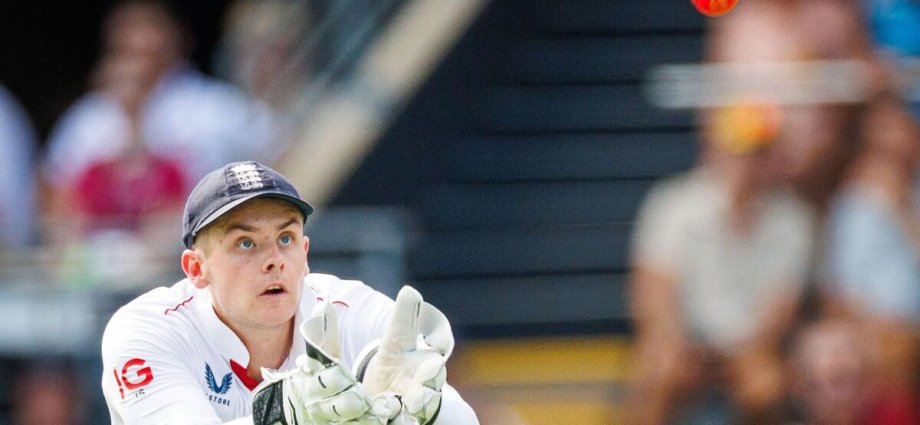 Smith's nightmare moment and 'erratic' England as Australia alarm bells ring