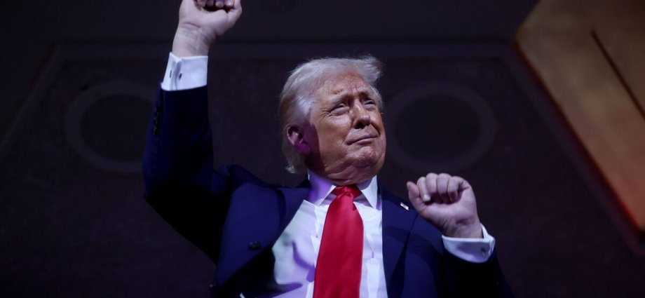 Trump selfie sparks BBC commentator anger as Kane comment backfires