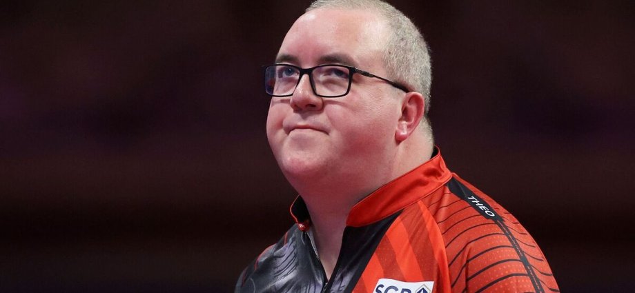 Stephen Bunting's impressive net worth, real age and how he spends winnings