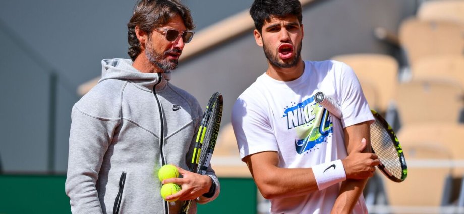 Juan Carlos Ferrero surprised Alcaraz in emotional scenes after touching tribute