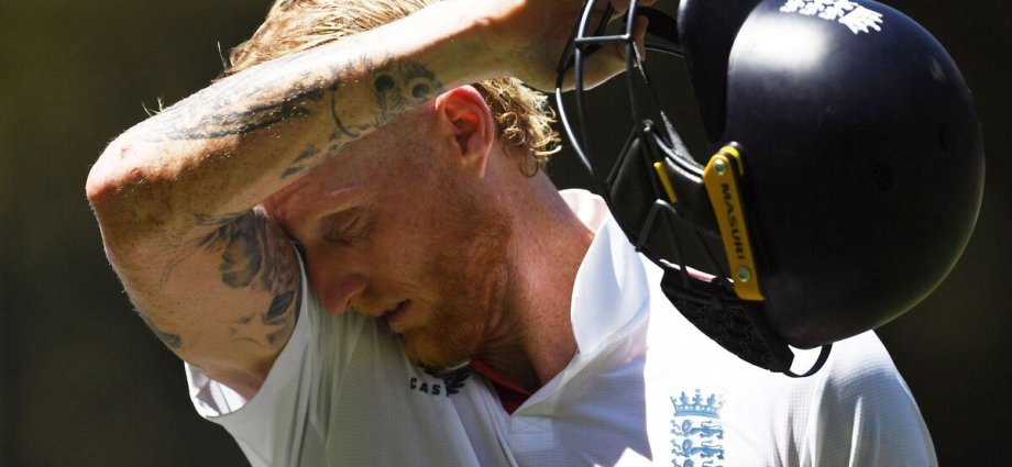 Stokes and Archer battle on to reduce Australia's lead