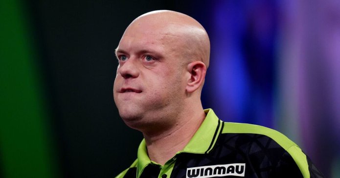 Darts LIVE Star apologises in disrespect row as Van Gerwen makes 'worst' comment