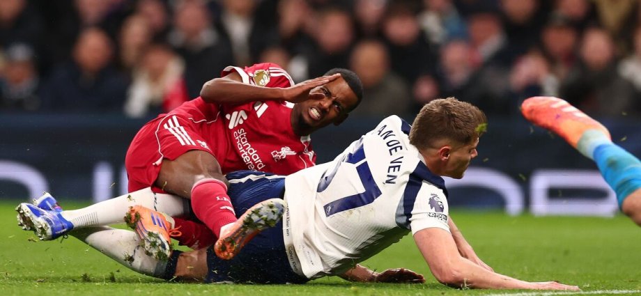 Alexander Isak sends emotional Liverpool message after surgery on broken leg