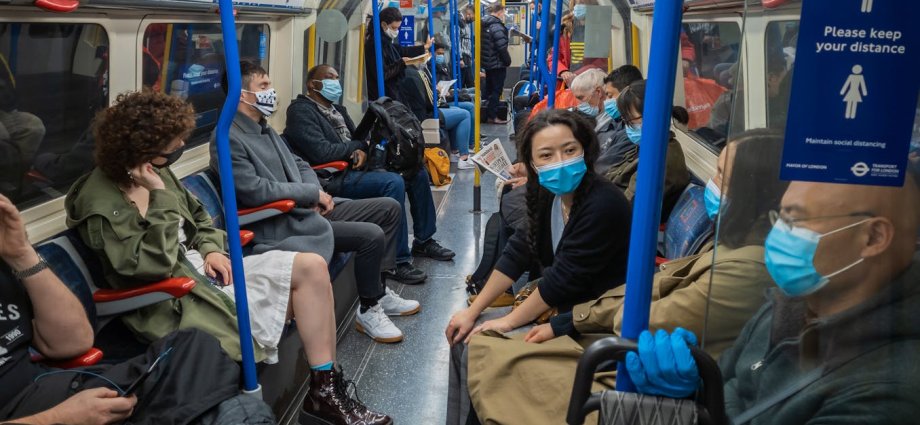 As flu cases spike, is it time to start wearing masks again?