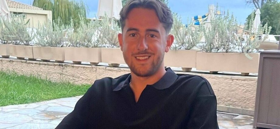 Electrician, 27, has nine darts to win £180k at World Championship final