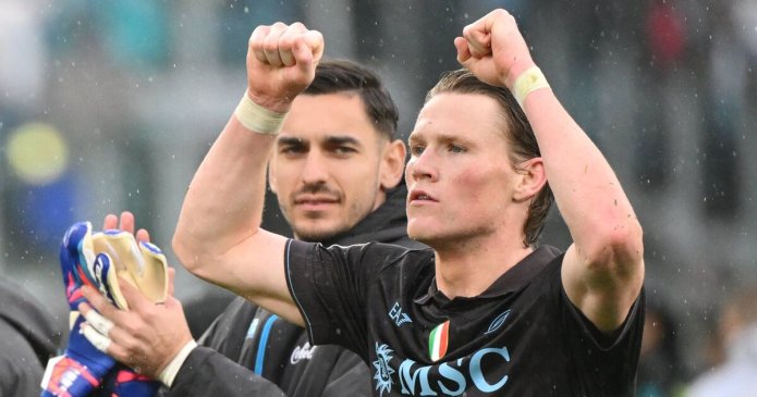 Scott McTominay the big winner as three players sent off in fiery Napoli brawl