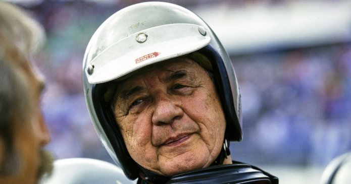 Ex-Mercedes star dies as heartbroken F1 team lead tributes