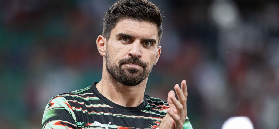 Transfer news LIVE with Man Utd in talks and Aston Villa deal agreed