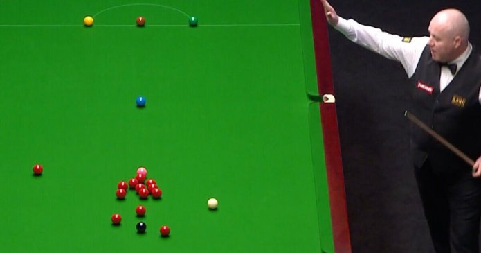 John Higgins fumes at Masters crowd as referee forced to step in over outburst