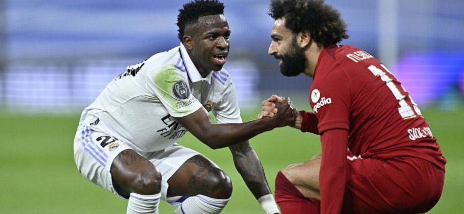 Transfer news LIVE as Saudi eye Salah and Vinicius Jr as Man Utd hold talks