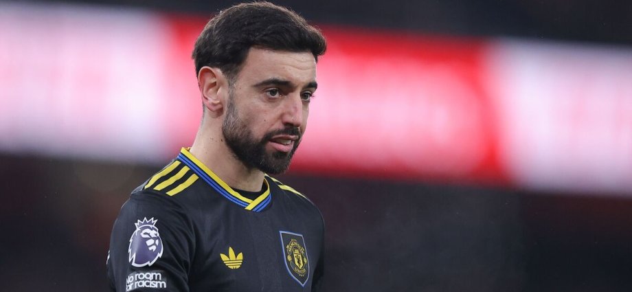 Transfer news LIVE: Liverpool ace chased by Juventus as Fernandes makes decision