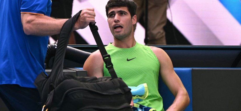 Carlos Alcaraz forces chaos as Australian Open star faces sanction