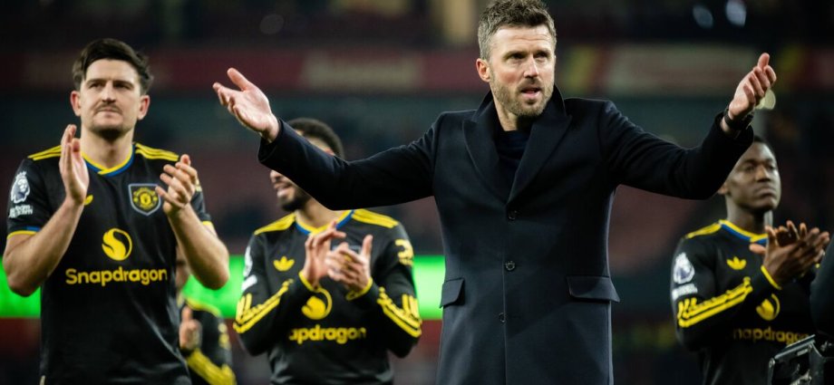 Man United sent Michael Carrick future hint as decision looms