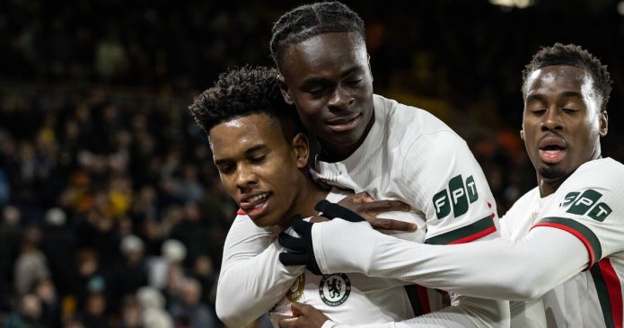 Chelsea agree late transfer with Premier League rival as winger to make switch