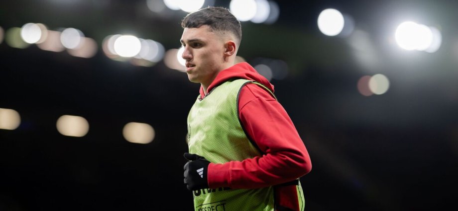 Man Utd confirm transfer move just seconds before January window slammed shut