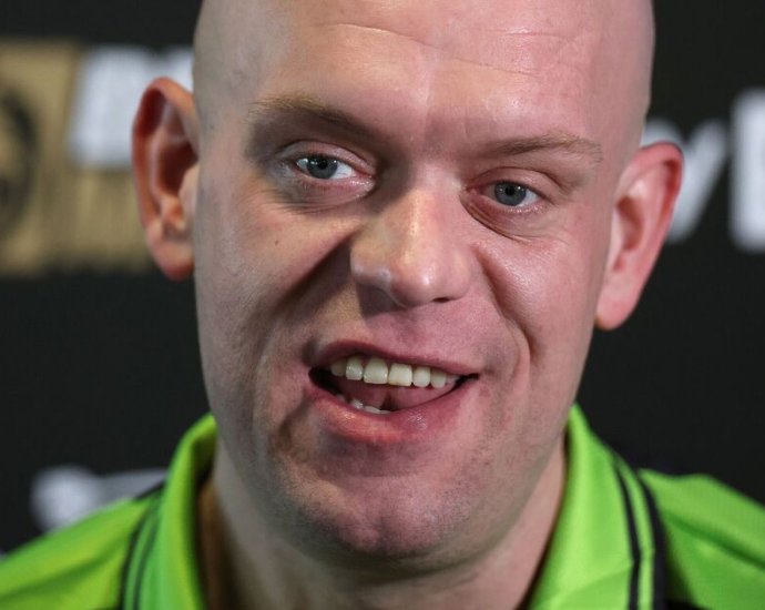 Michael van Gerwen calls for Premier League Darts rule change in complaint