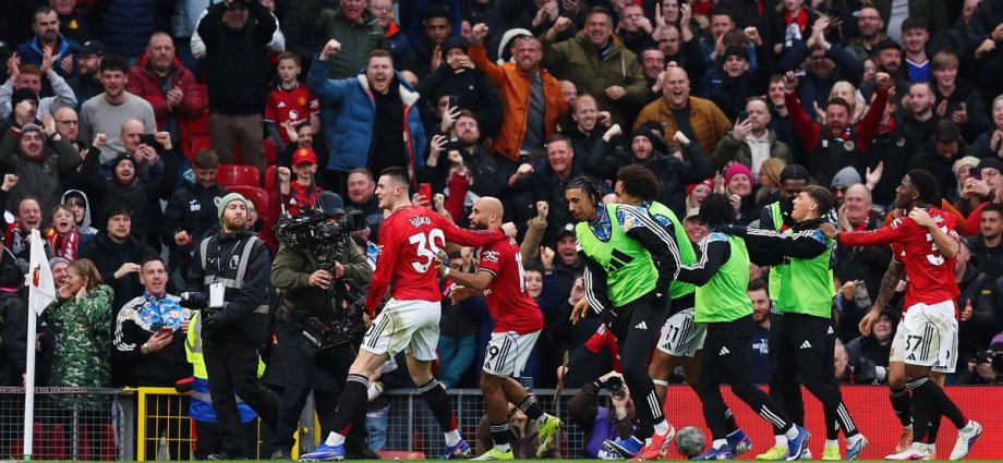 Man Utd ace encouraged to leave club after 'mistake' and transfer links