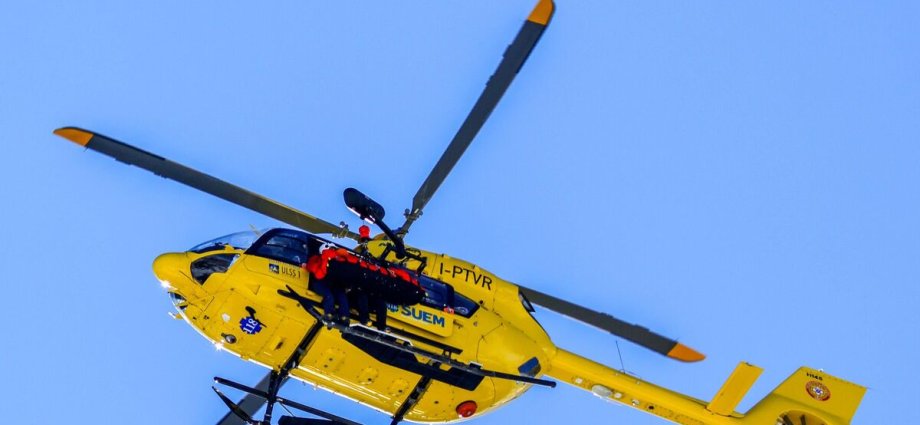 Winter Olympics LIVE: Lindsey Vonn update as skier has surgery after crash