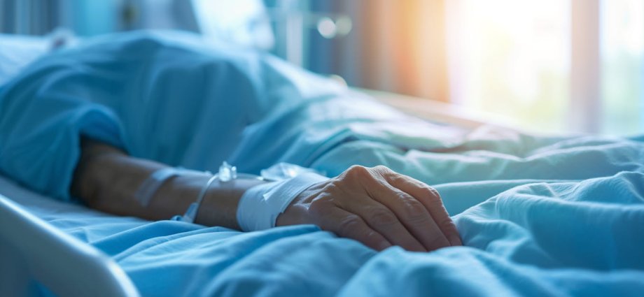 Why ‘superbugs’ thrive in hospitals