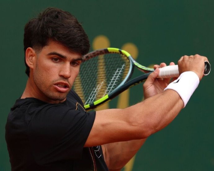 Tennis LIVE - Carlos Alcaraz shows his class as Monte Carlo chaos breaks out