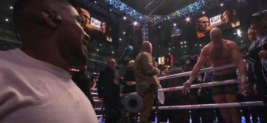 Anthony Joshua's reply as Tyson Fury calls him out and says 'I challenge you'