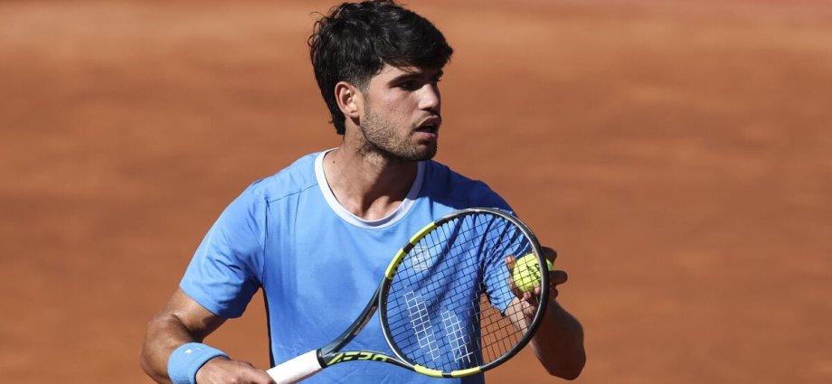 Carlos Alcaraz sparks concern with on-court comments at Barcelona Open