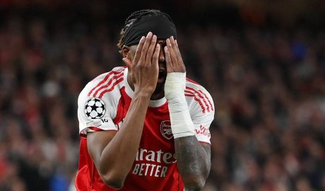Arsenal star limps off Champions League tie just days before Man City showdown