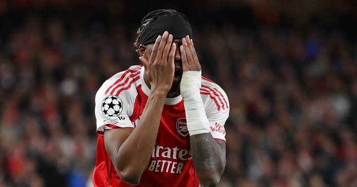 Arsenal star limps off Champions League tie just days before Man City showdown